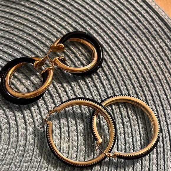 4 pc Goldtone and Black Jewelry Set - Picture 5 of 7